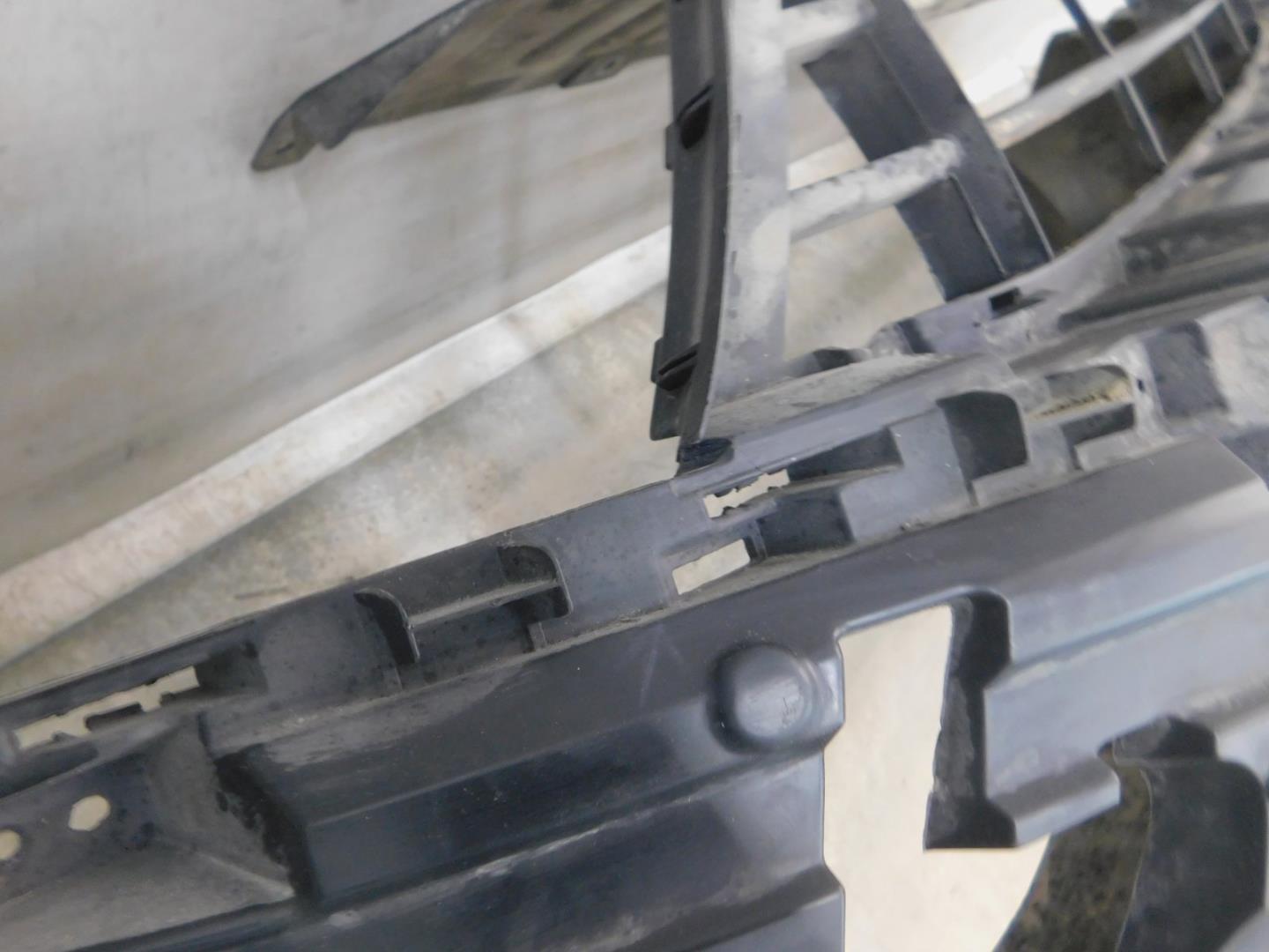 Бампер передний