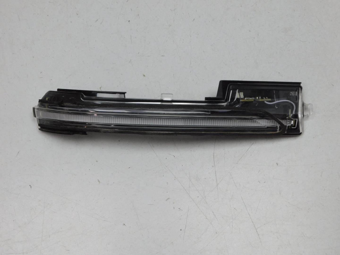 Повторитель поворота белый