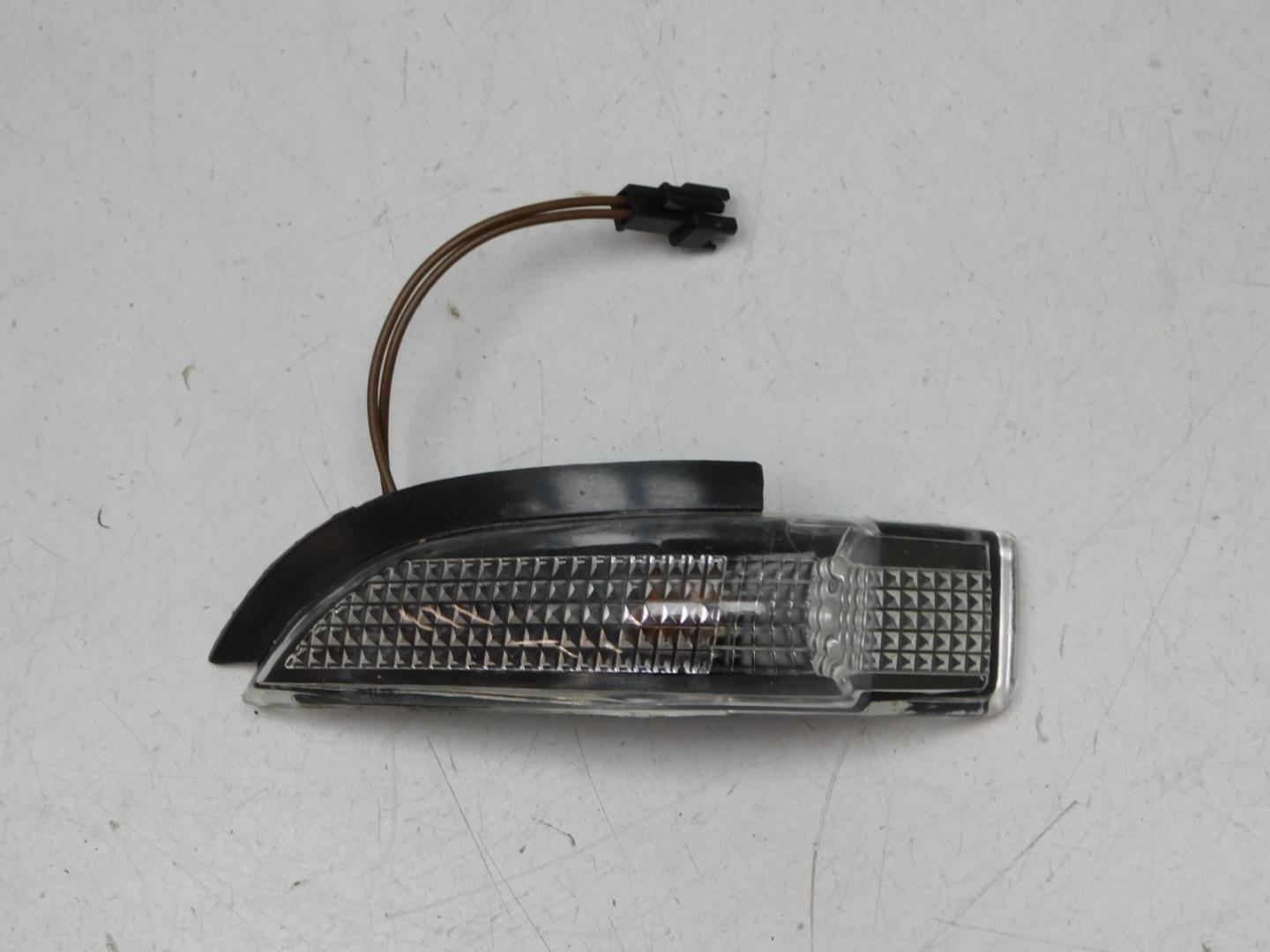 Повторитель поворота белый