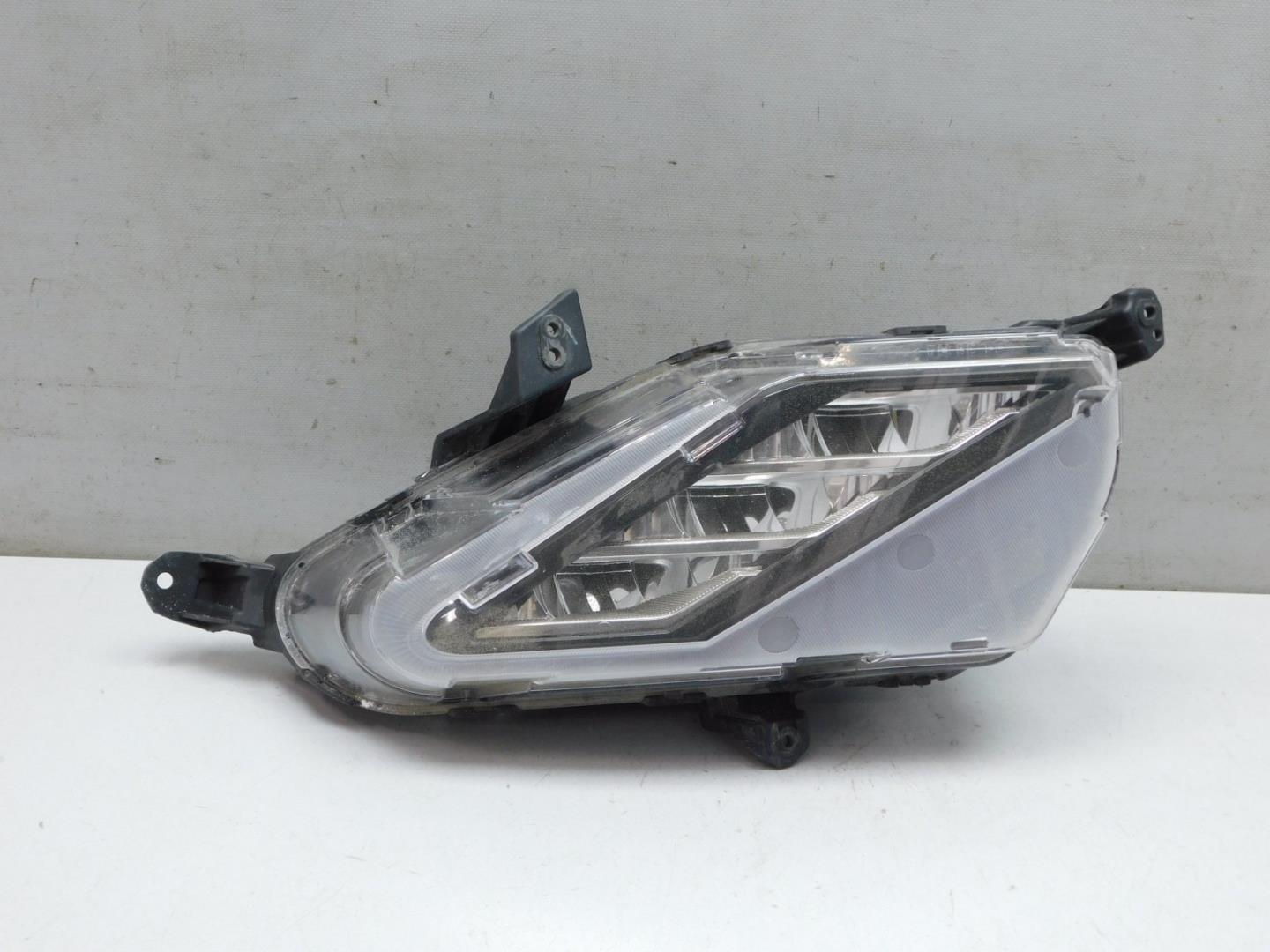 Фара противотуманная правая