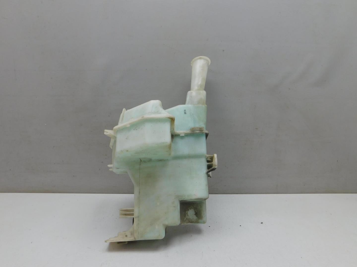 Бачок омывателя лобового стекла