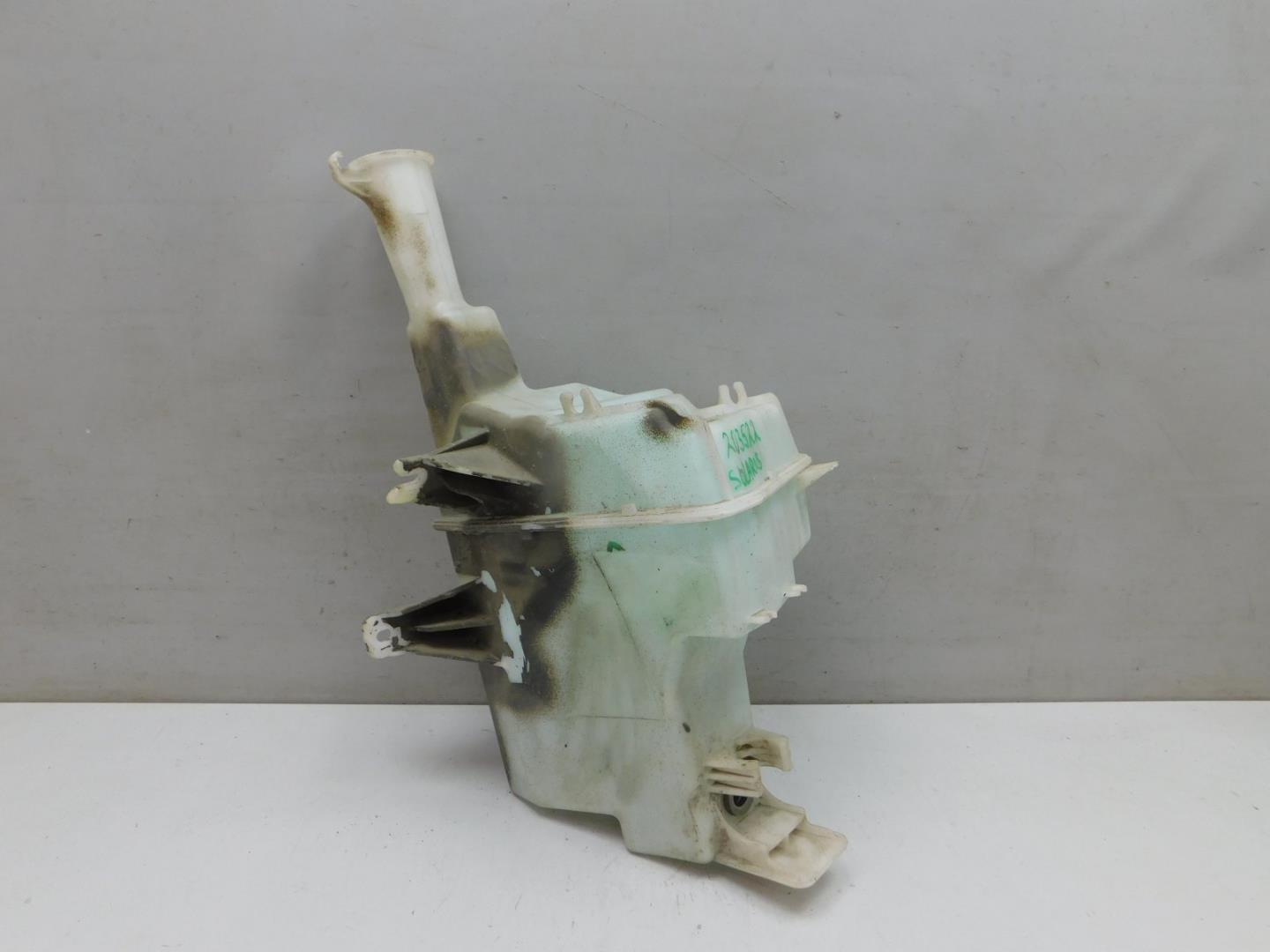 Бачок омывателя лобового стекла