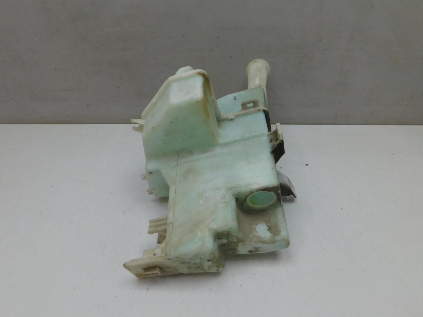 Бачок омывателя лобового стекла