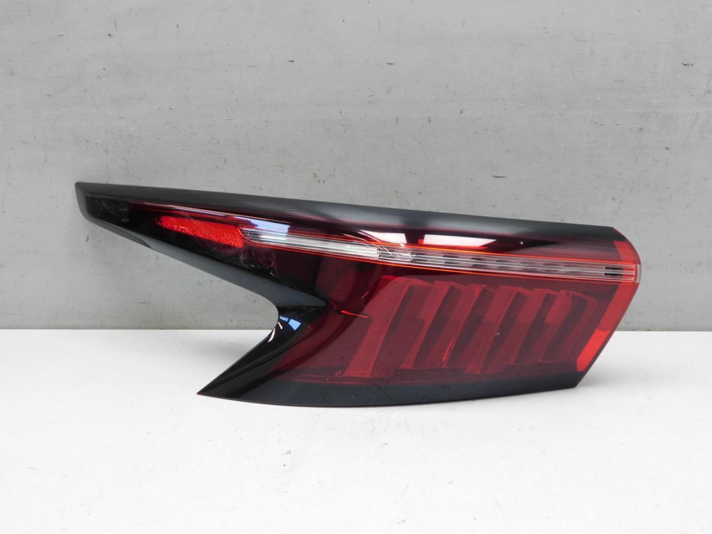 Фонарь задний наружный левый