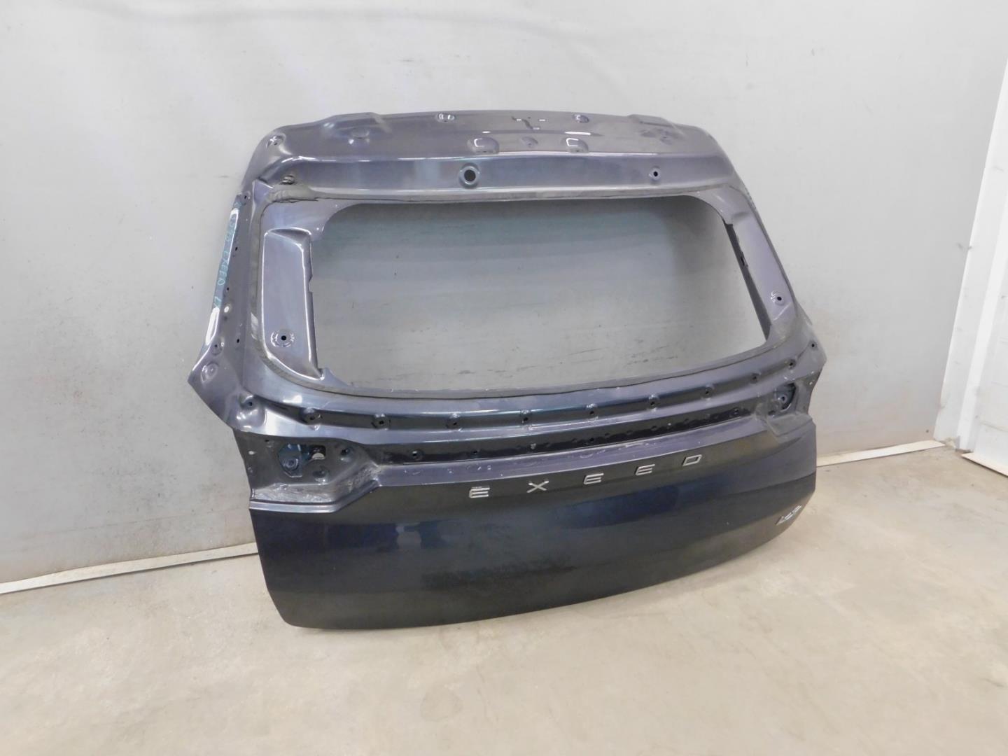 Дверь багажника