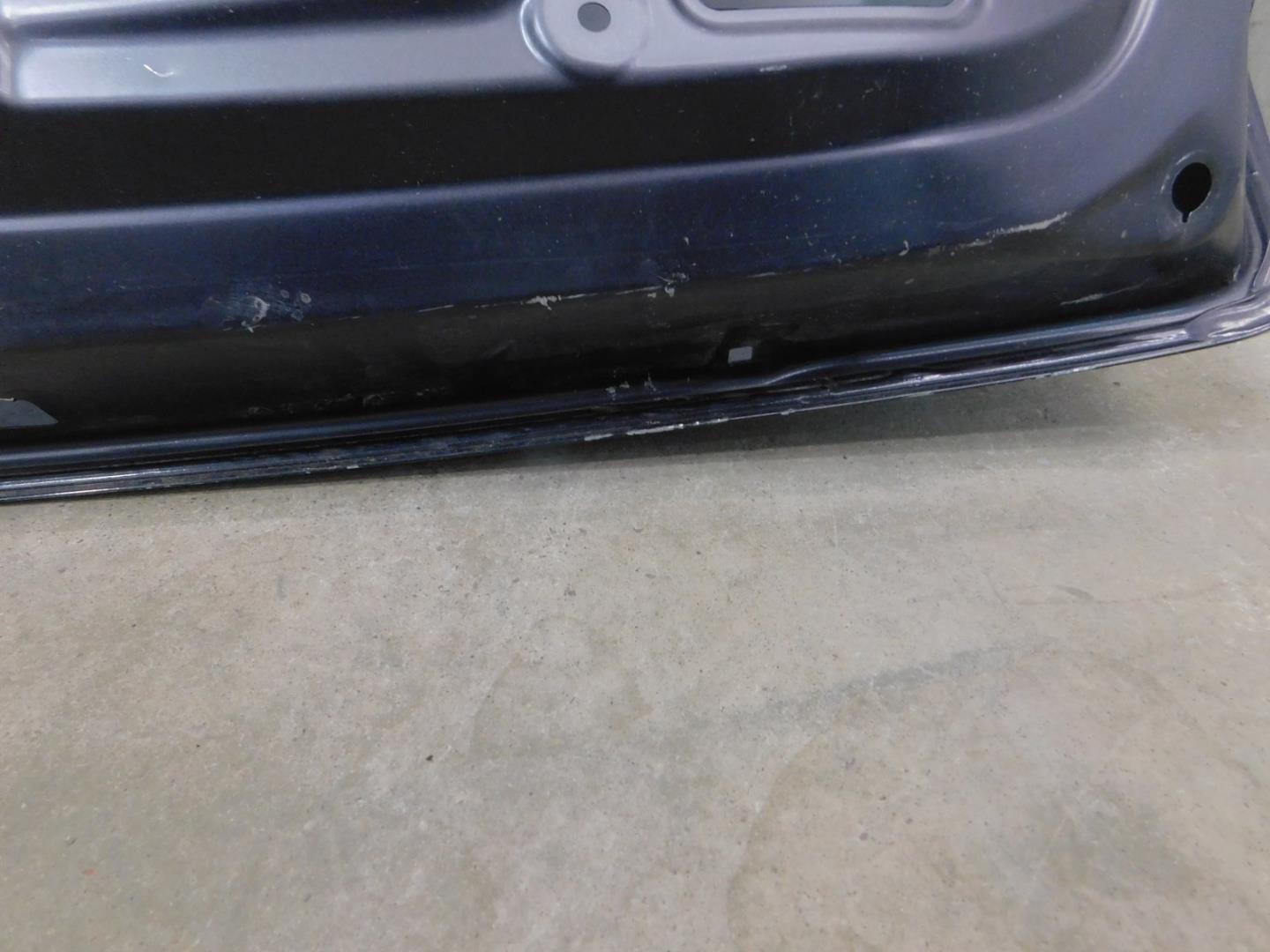 Дверь багажника