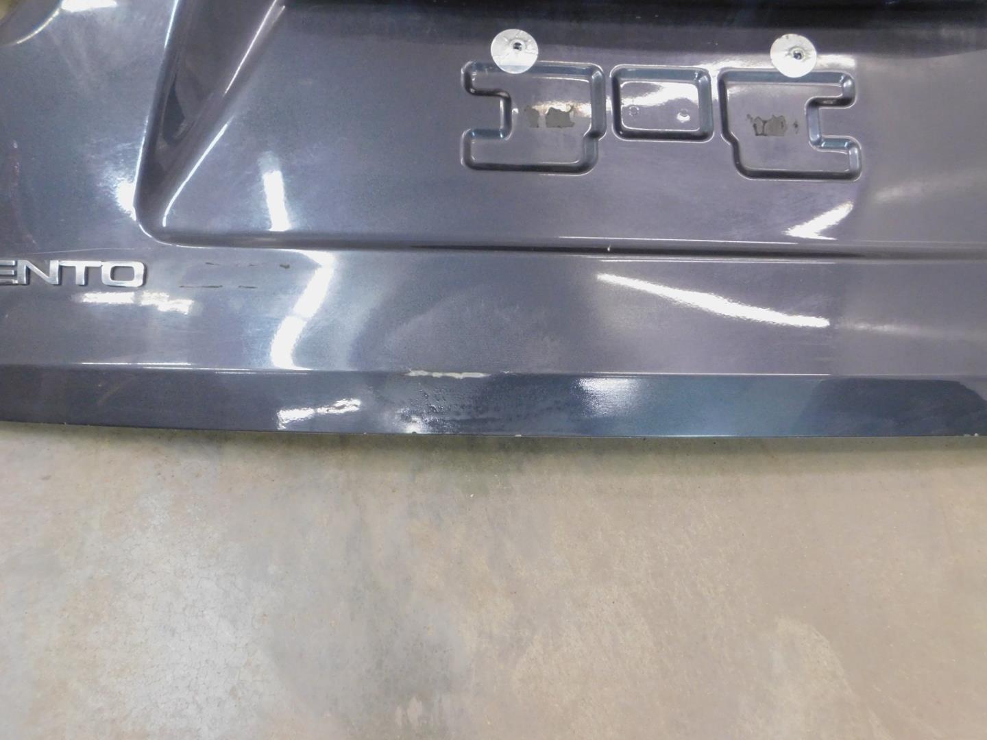 Дверь багажника