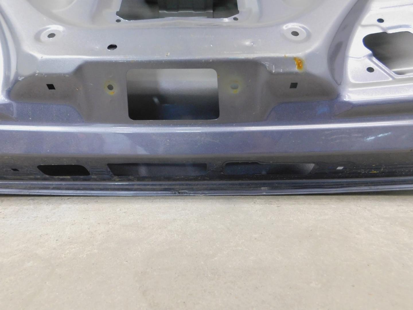 Дверь багажника