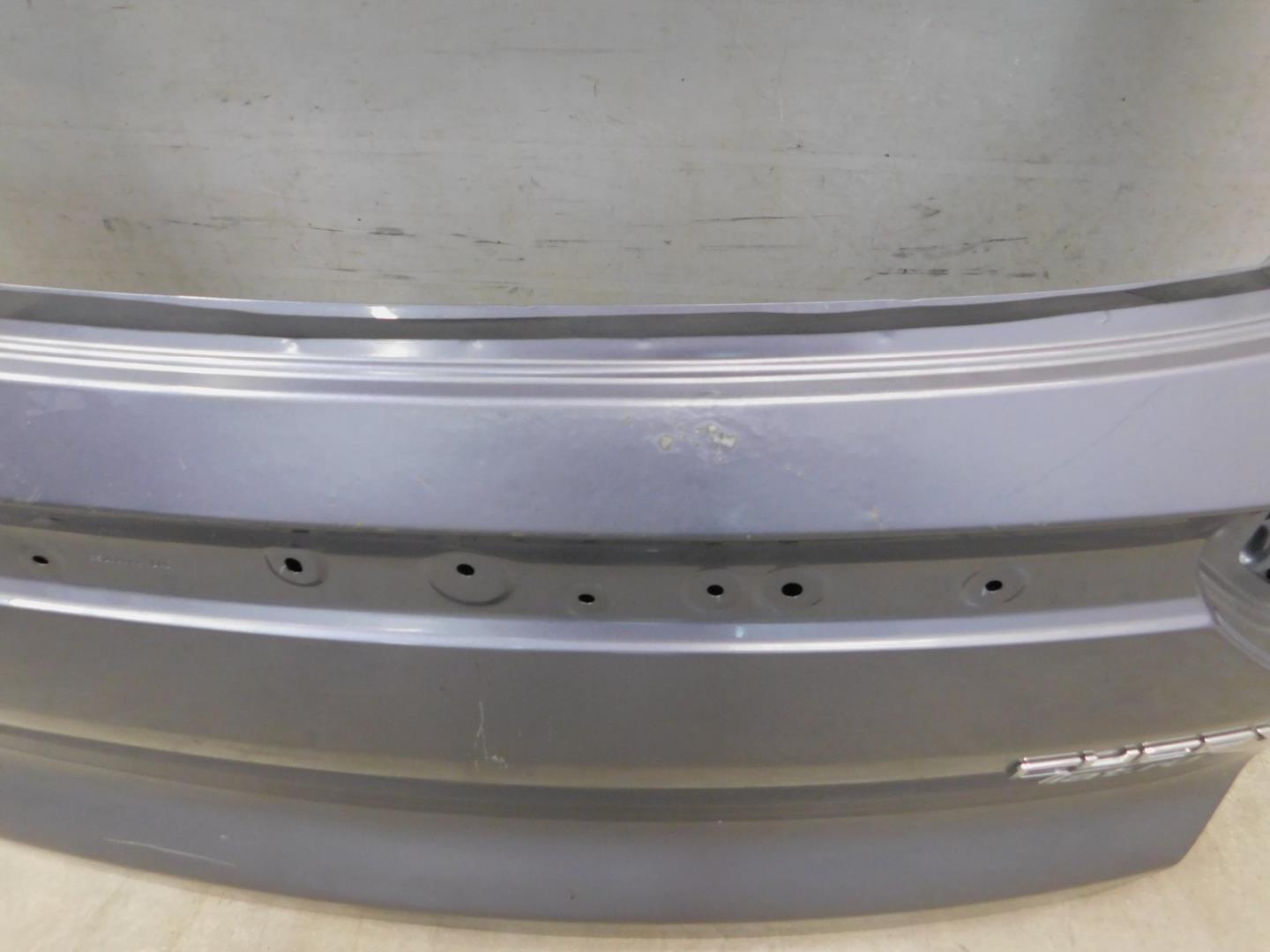 Дверь багажника