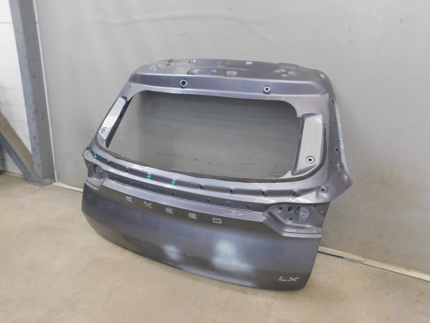 Дверь багажника