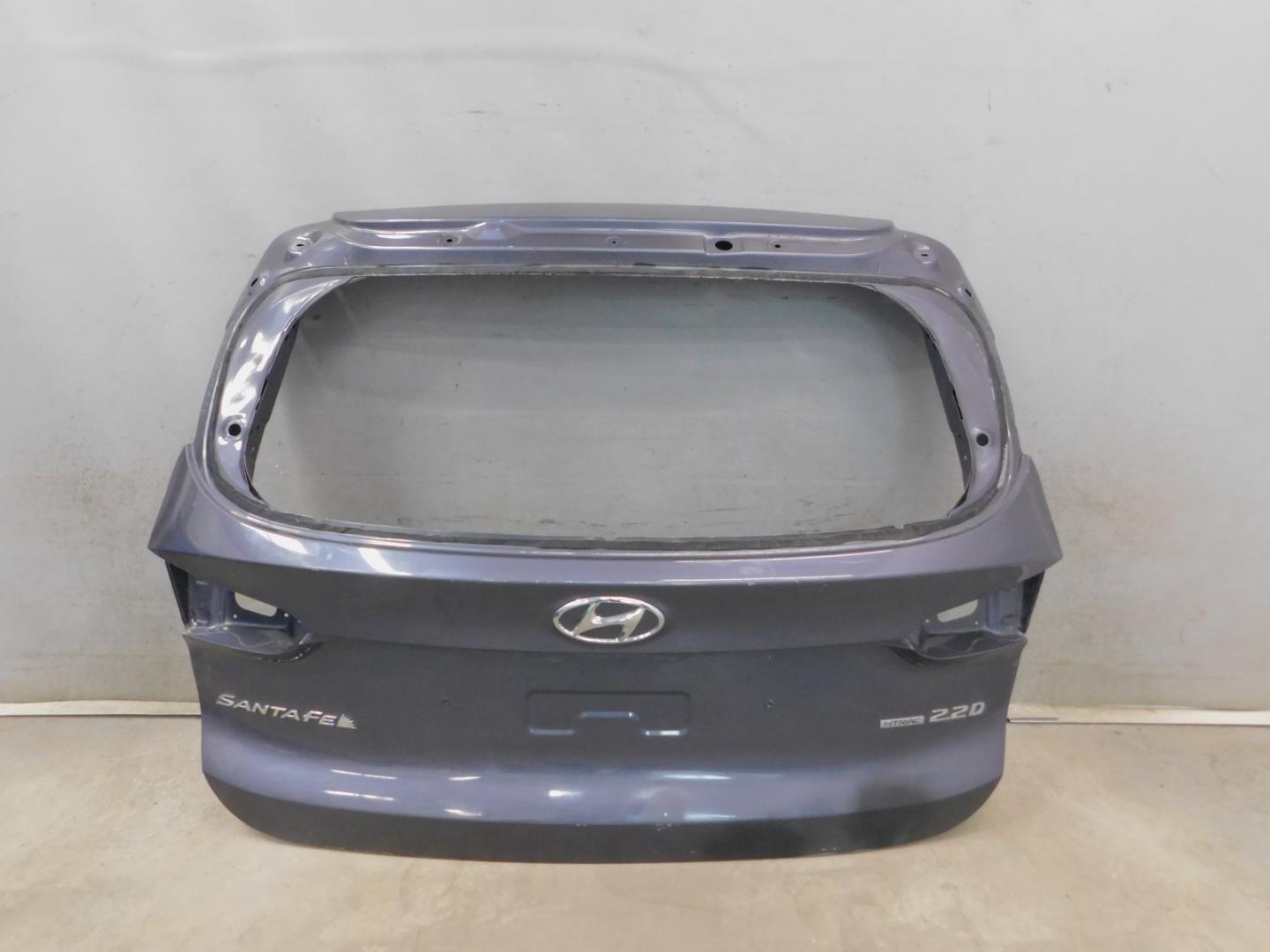 Дверь багажника