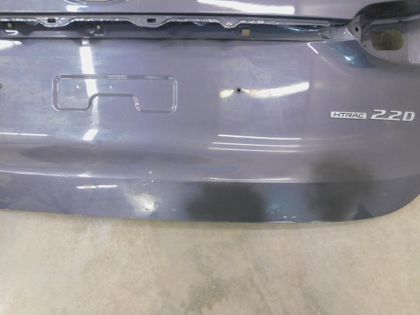 Дверь багажника