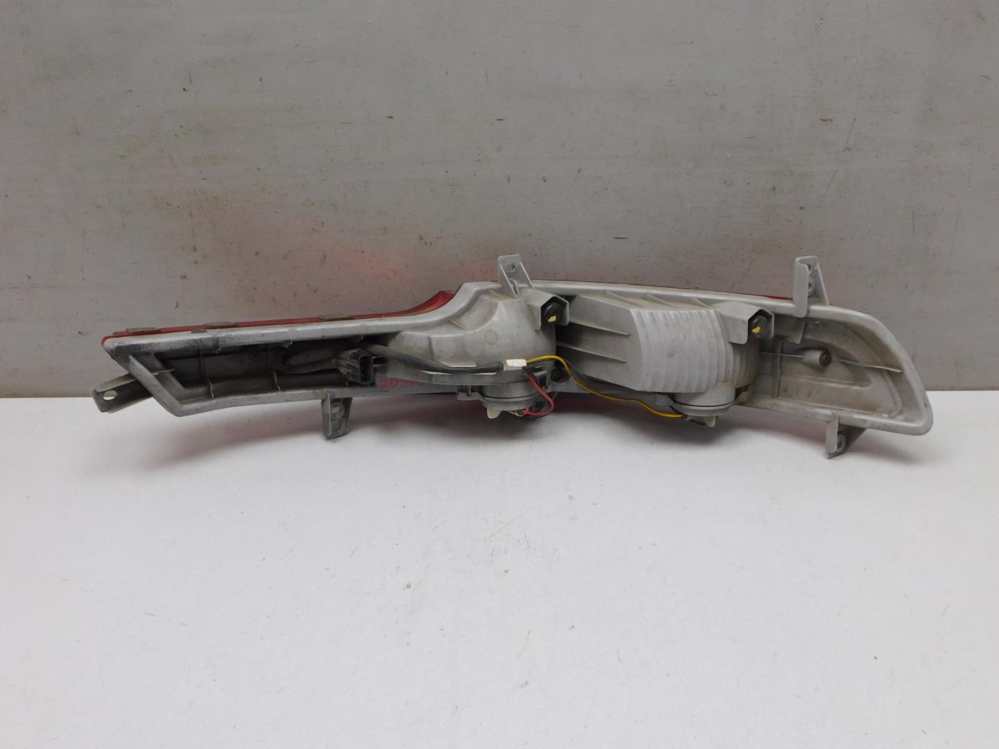 Фонарь задний в бампер левый