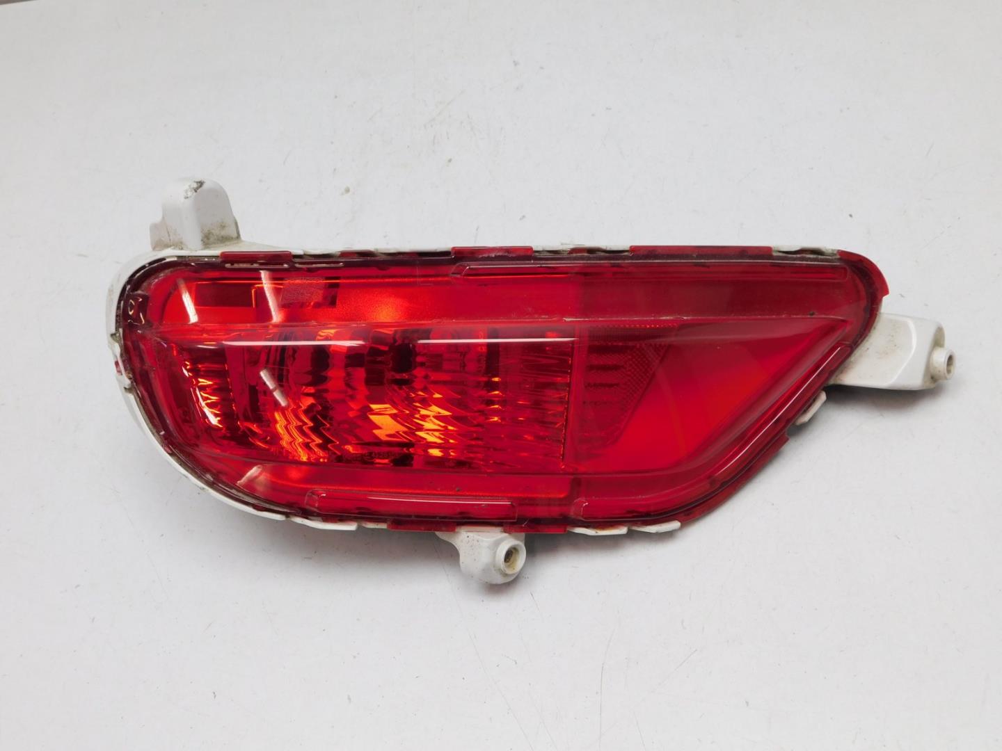 Фонарь задний в бампер левый