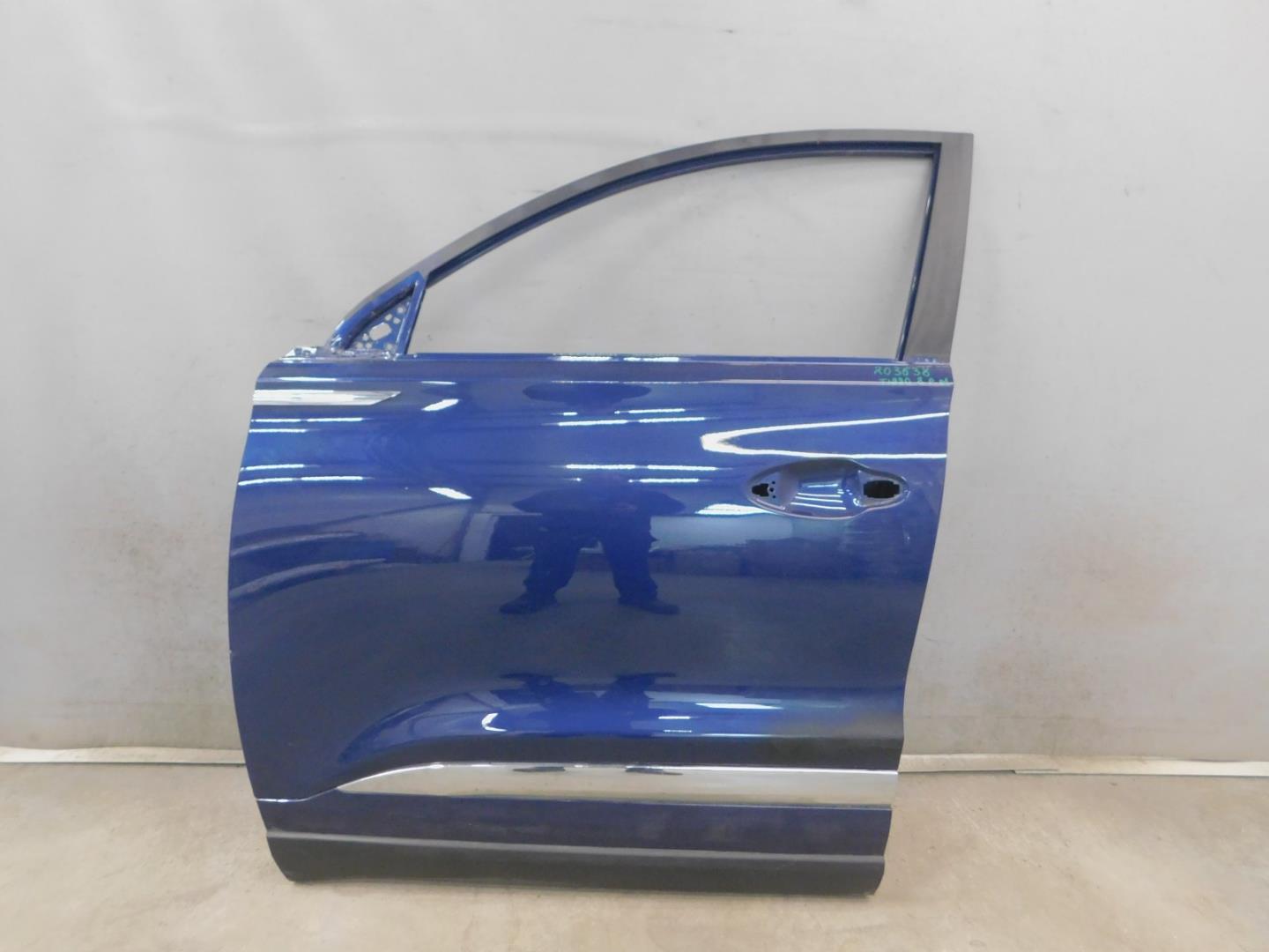 Дверь передняя левая