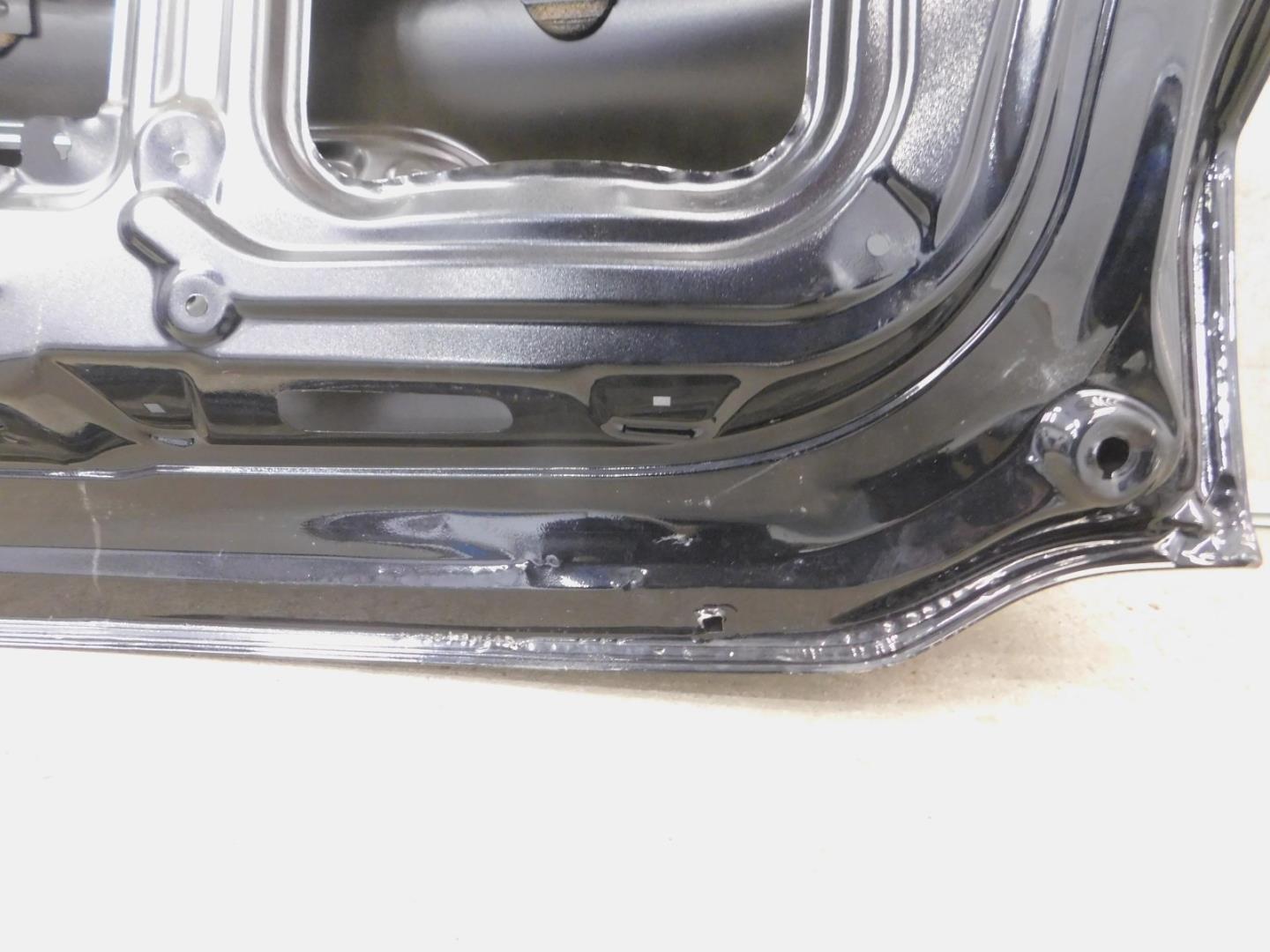 Дверь багажника