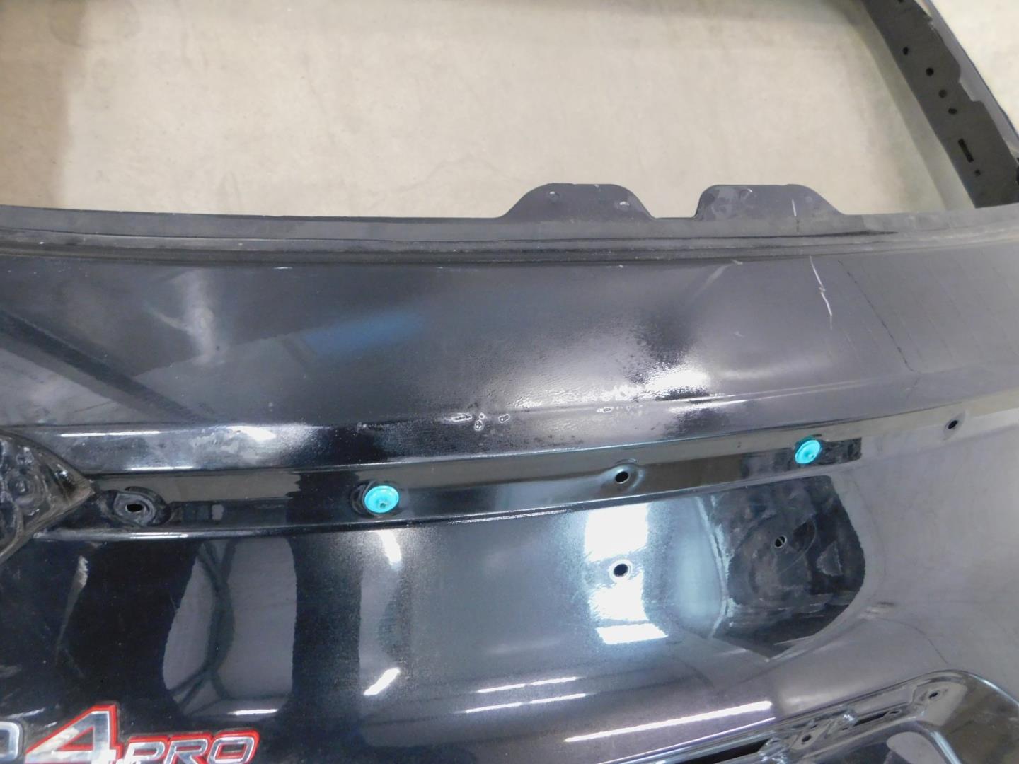 Дверь багажника