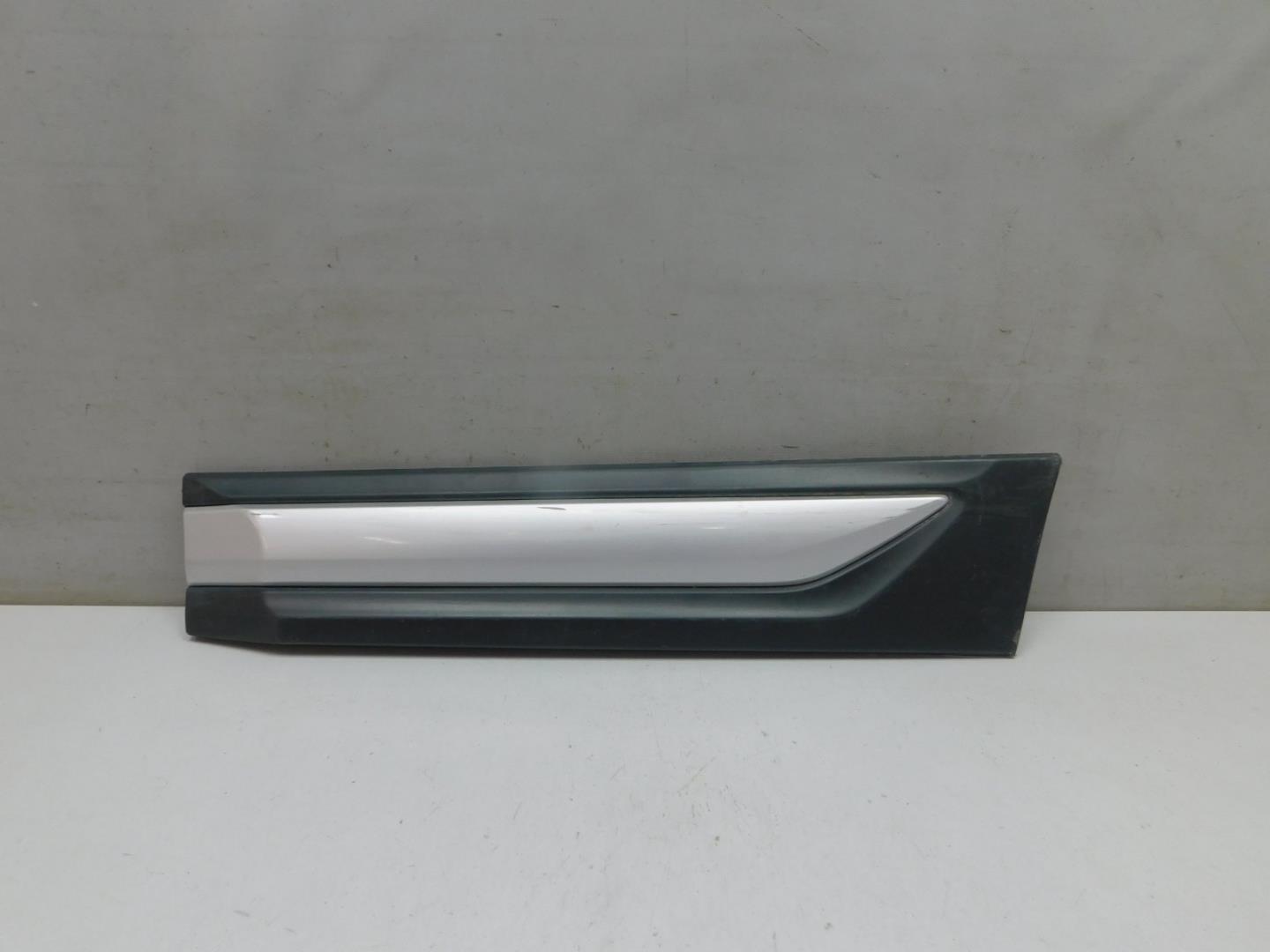 Накладка двери задней левой