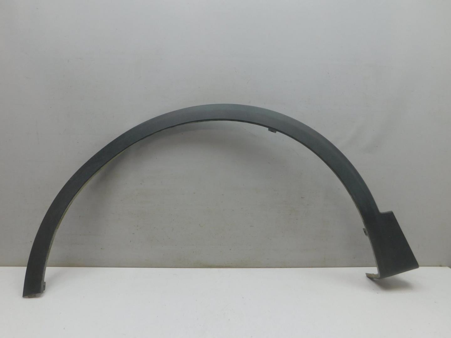 Накладка переднего крыла левого