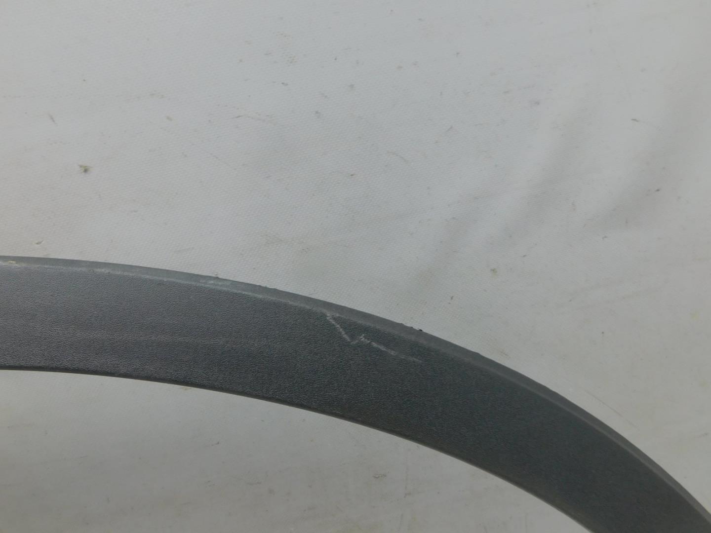 Накладка переднего крыла правого