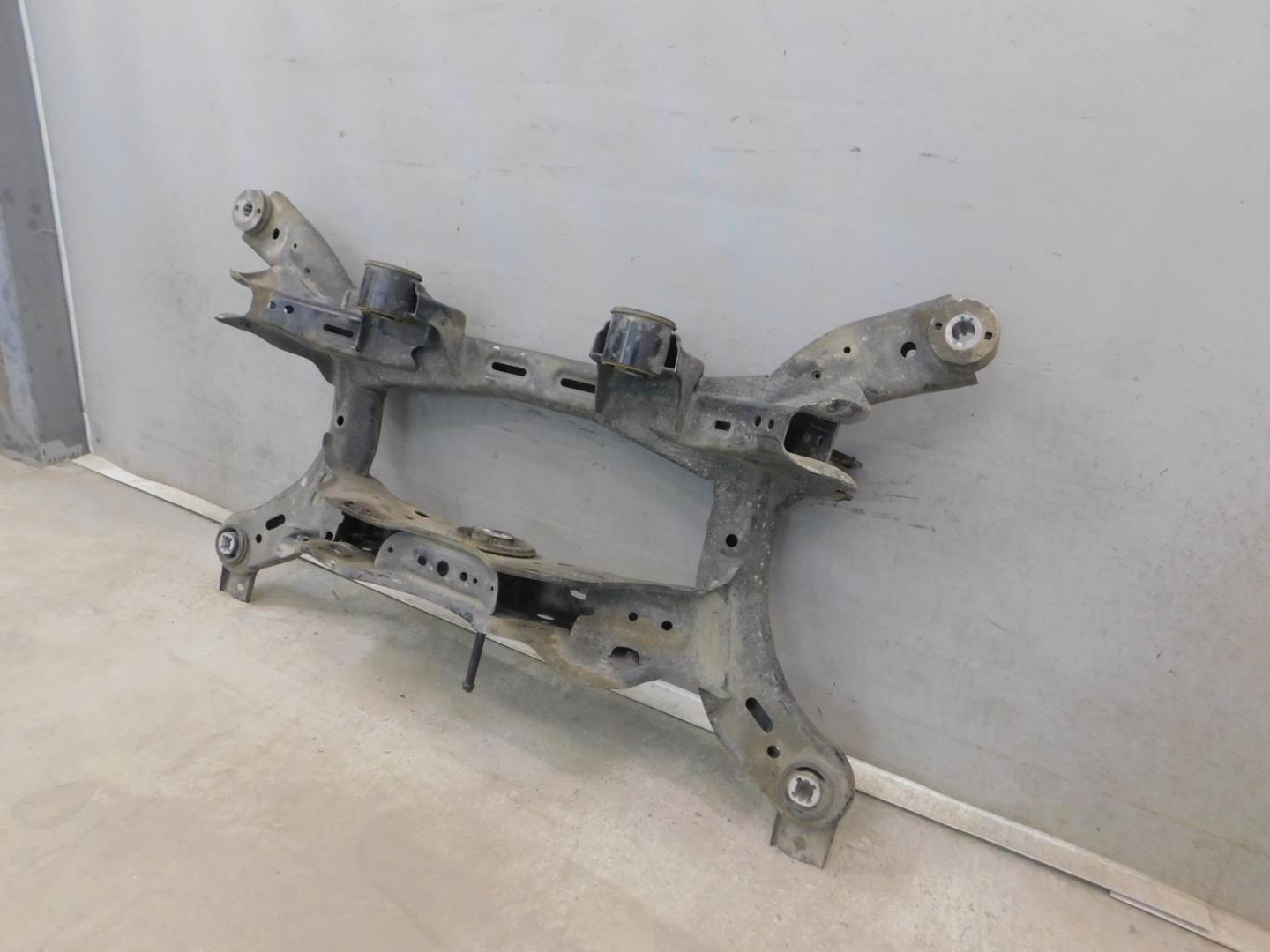 Балка задняя