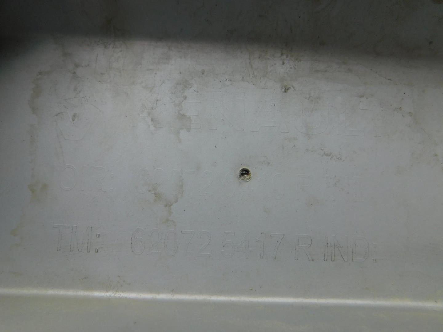 Накладка переднего бампера