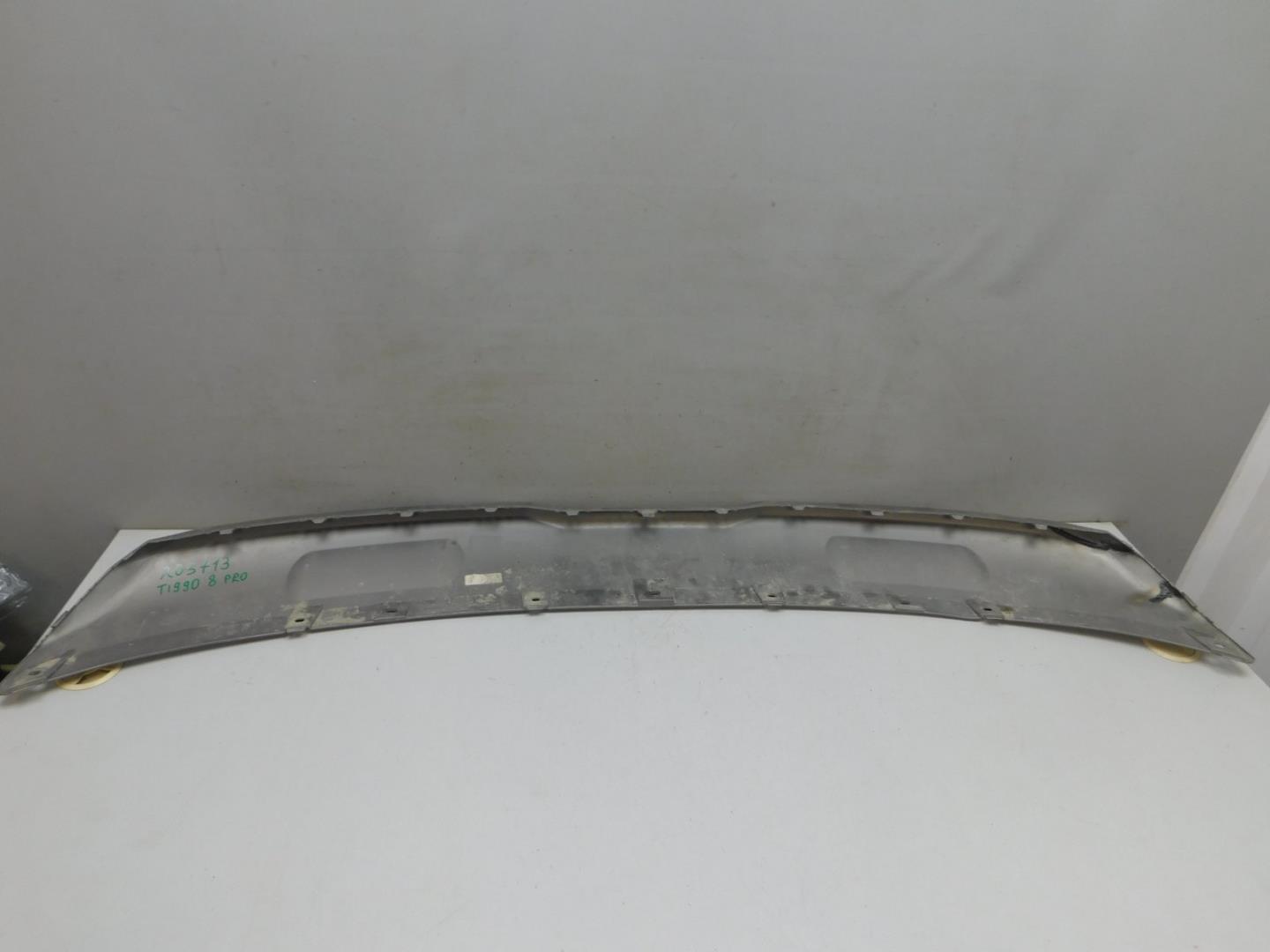 Накладка переднего бампера