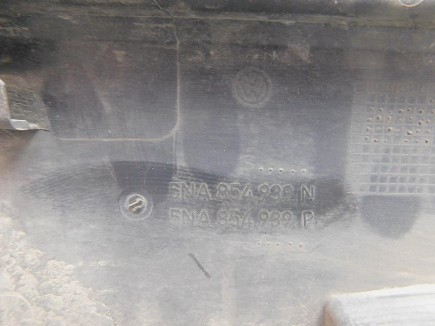 Накладка двери передней левой