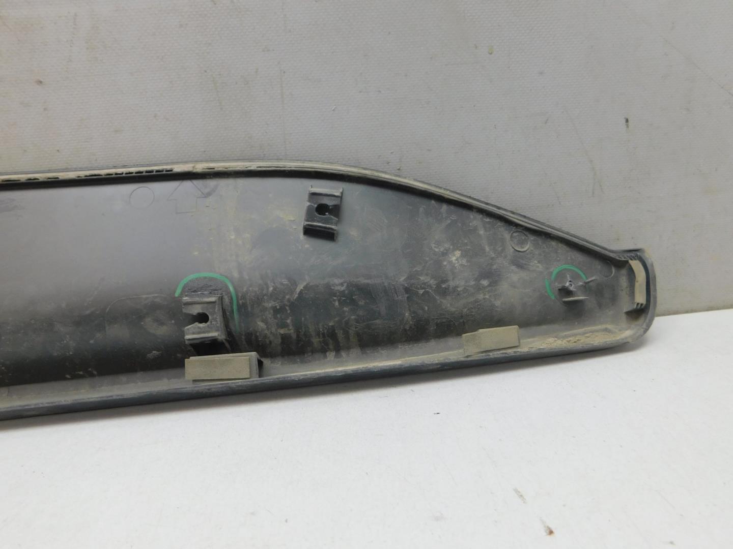 Накладка двери передней левой