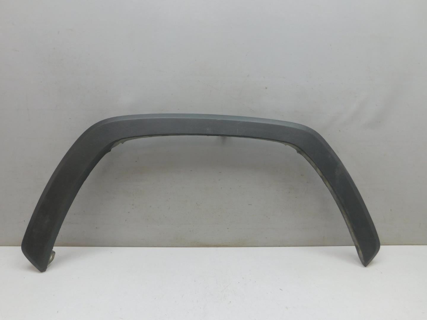 Накладка переднего крыла правого