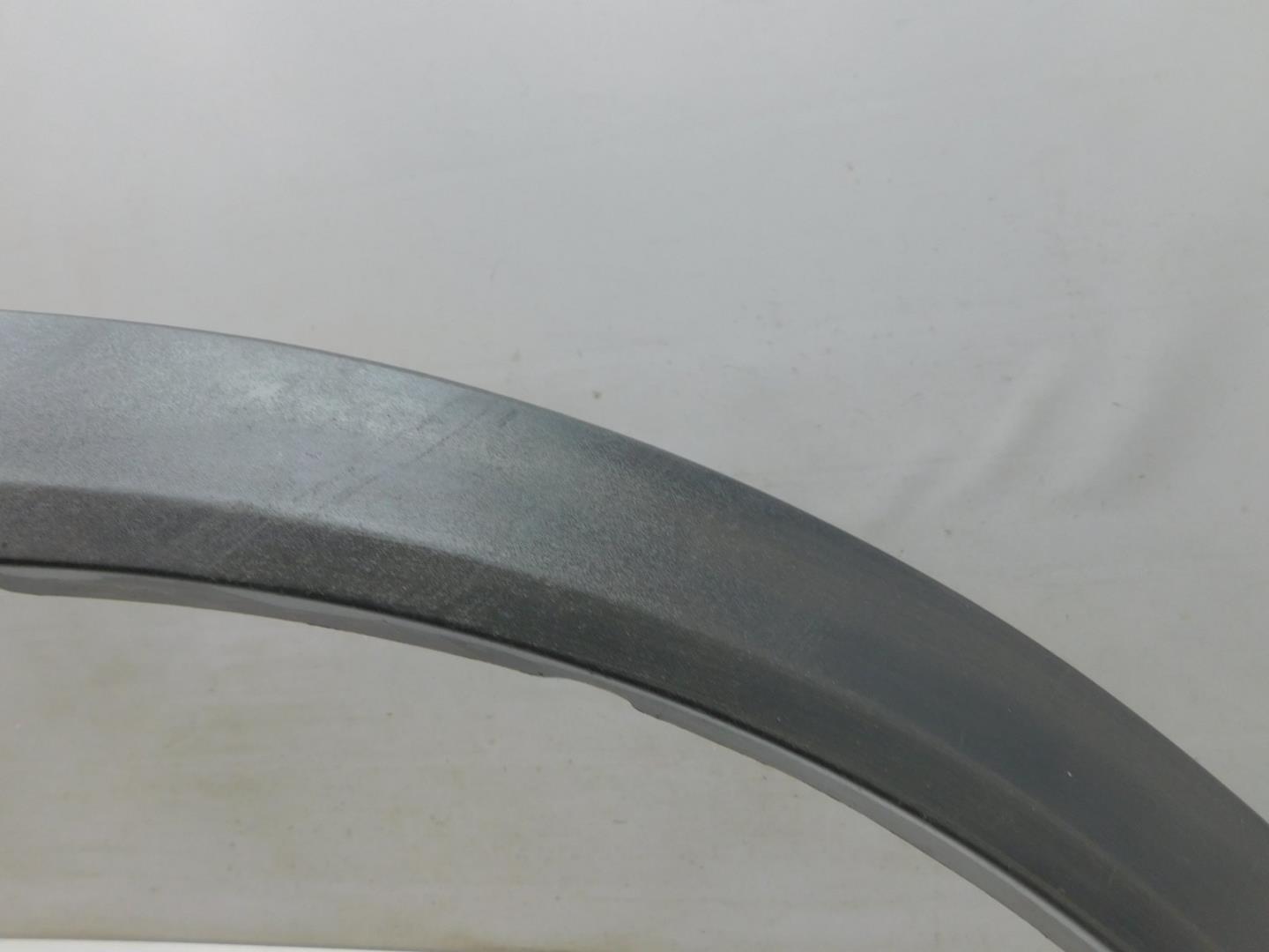 Накладка переднего крыла правого