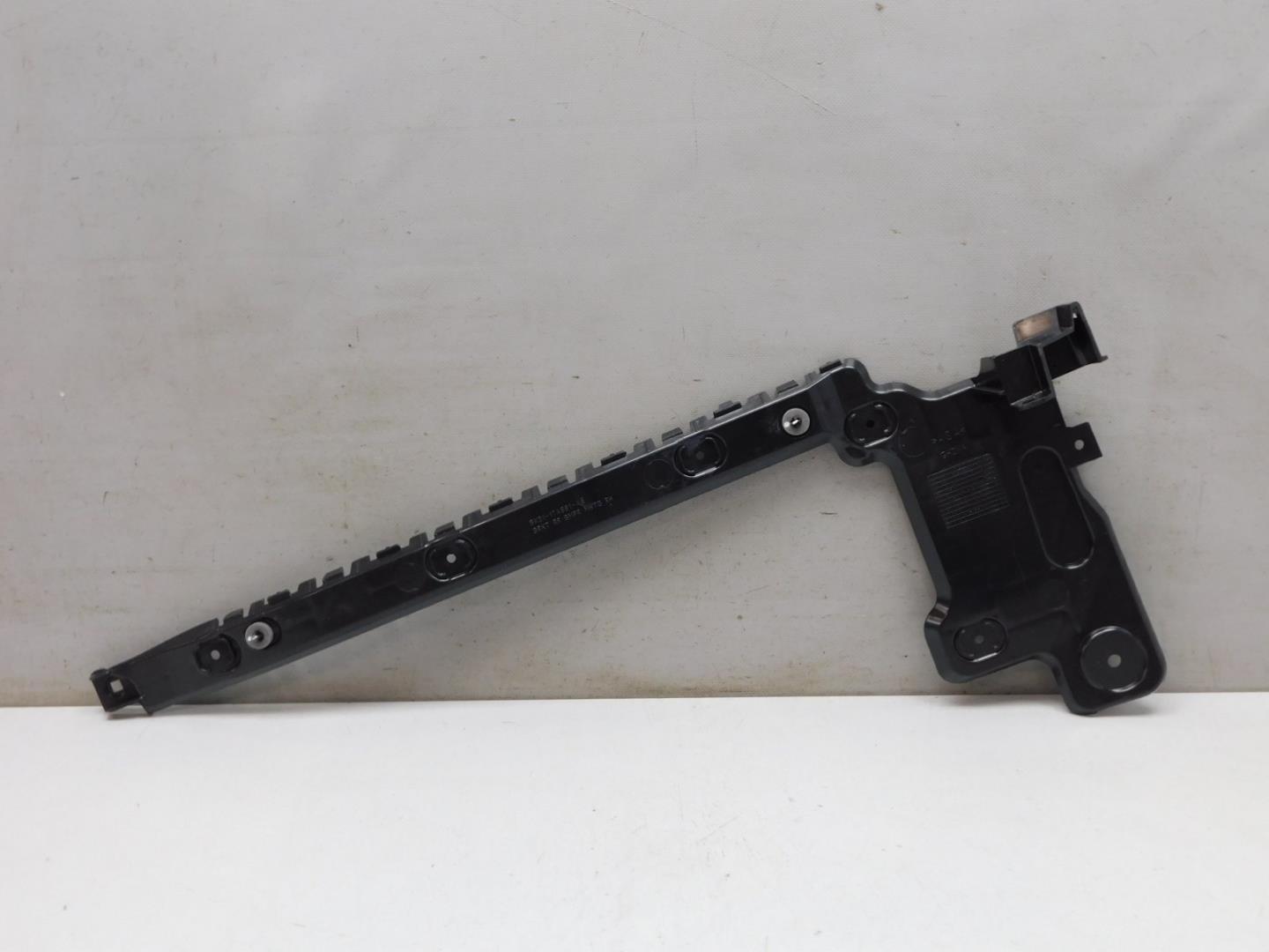 Кронштейн заднего бампера