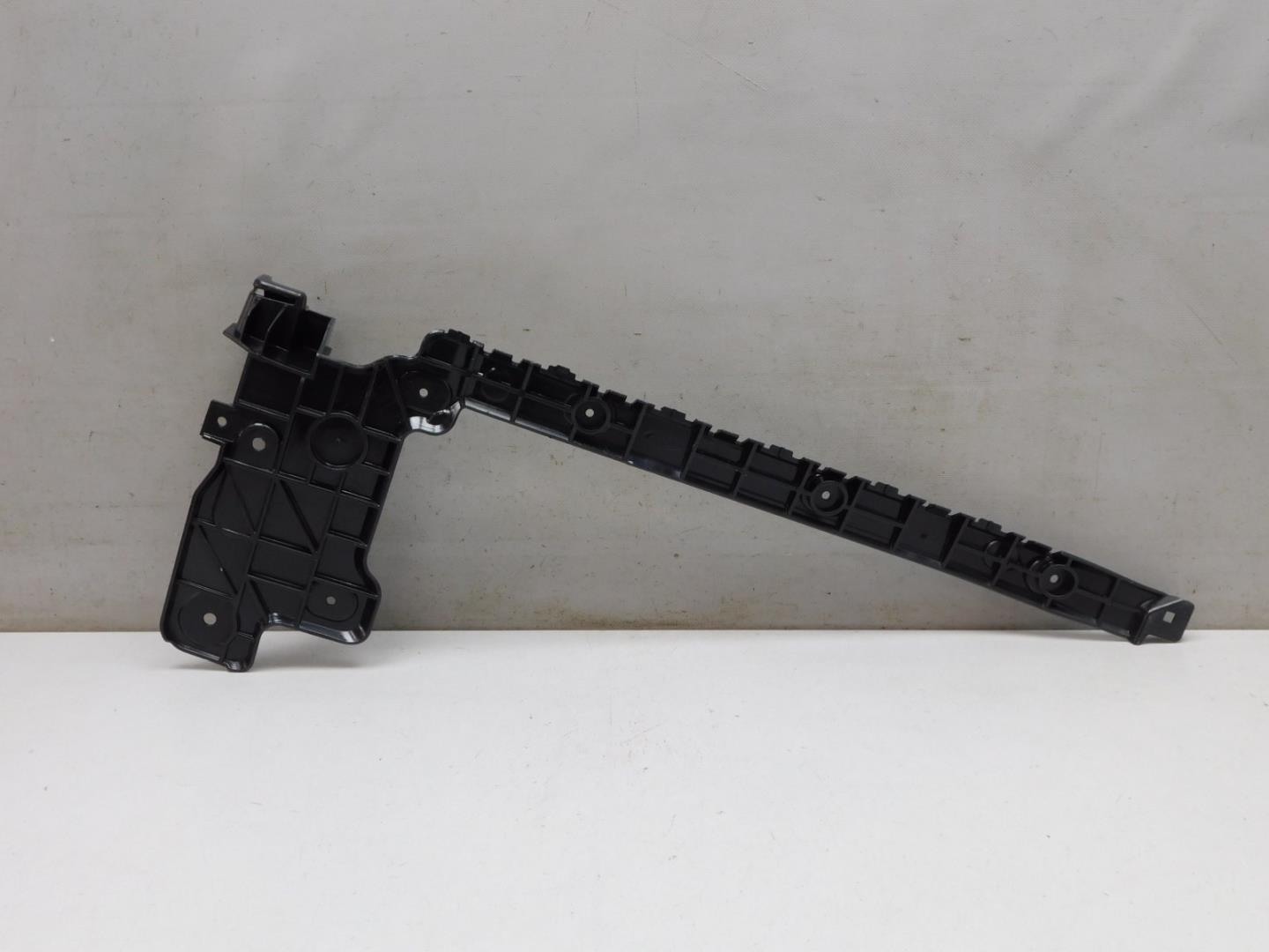 Кронштейн заднего бампера