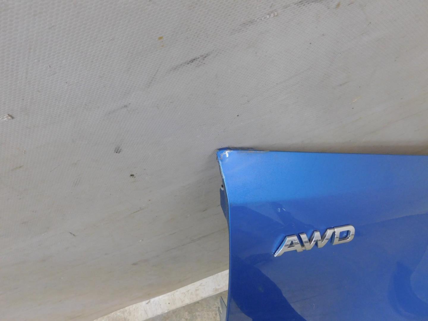 Крыло переднее правое