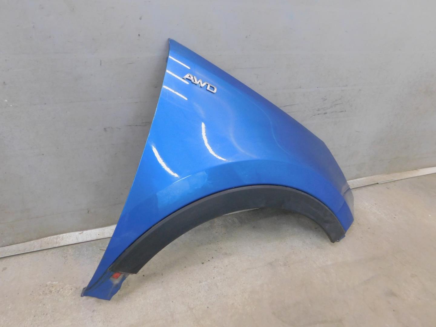 Крыло переднее правое