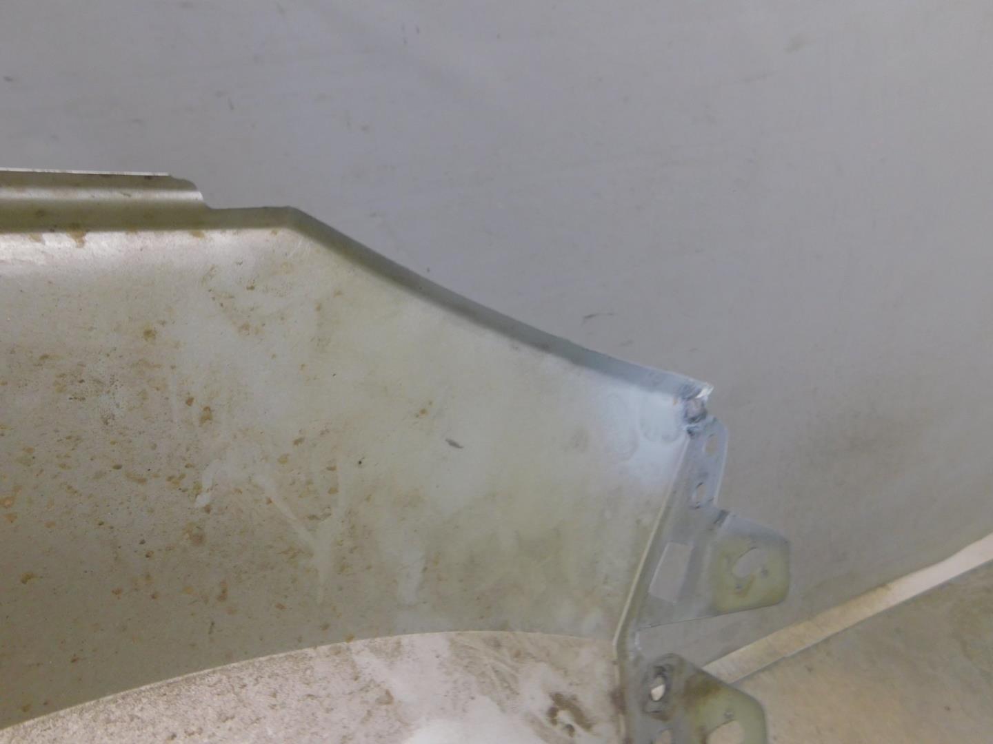 Крыло переднее левое