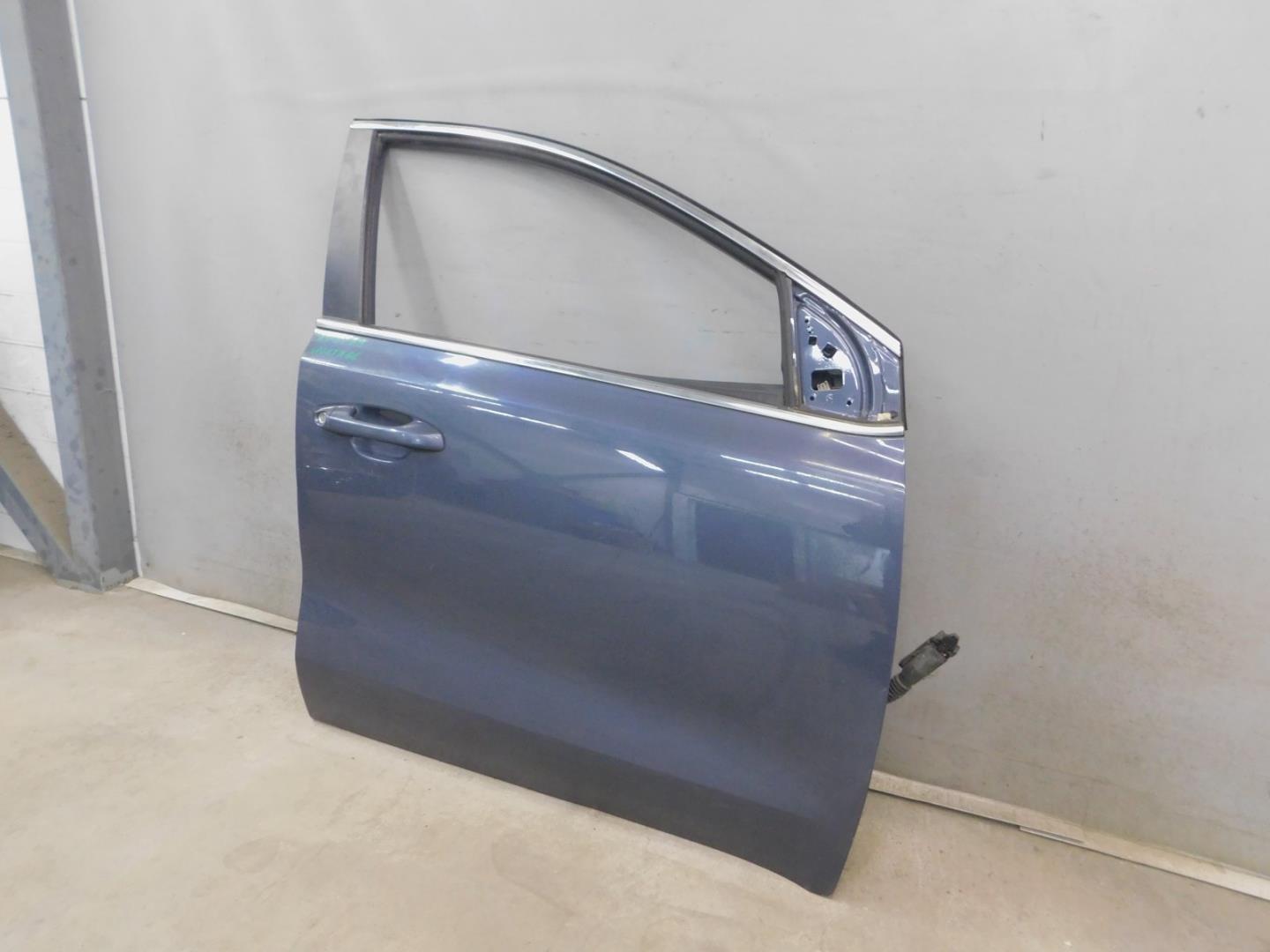 Дверь передняя правая