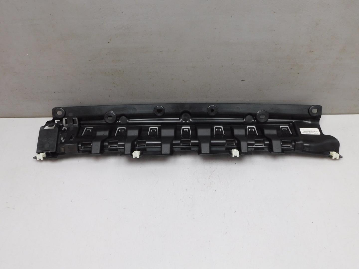 Кронштейн заднего бампера