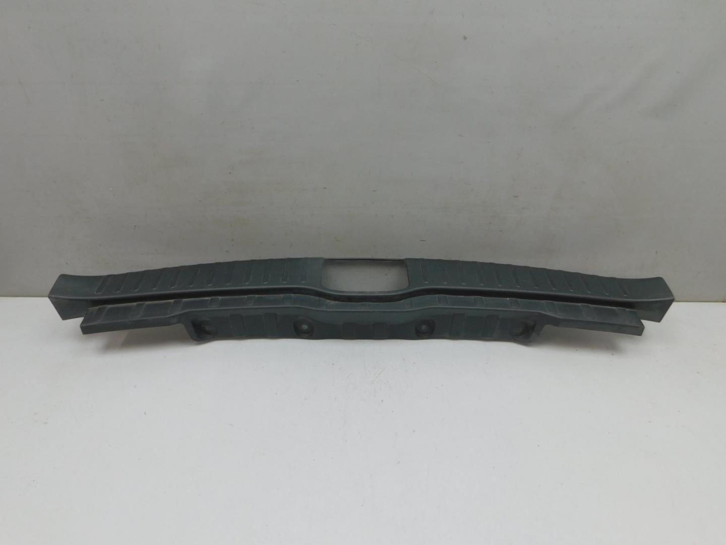 Обшивка багажника