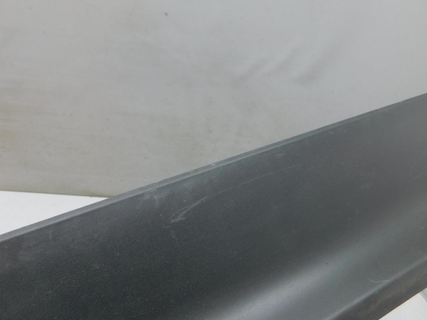 Накладка двери передней левой