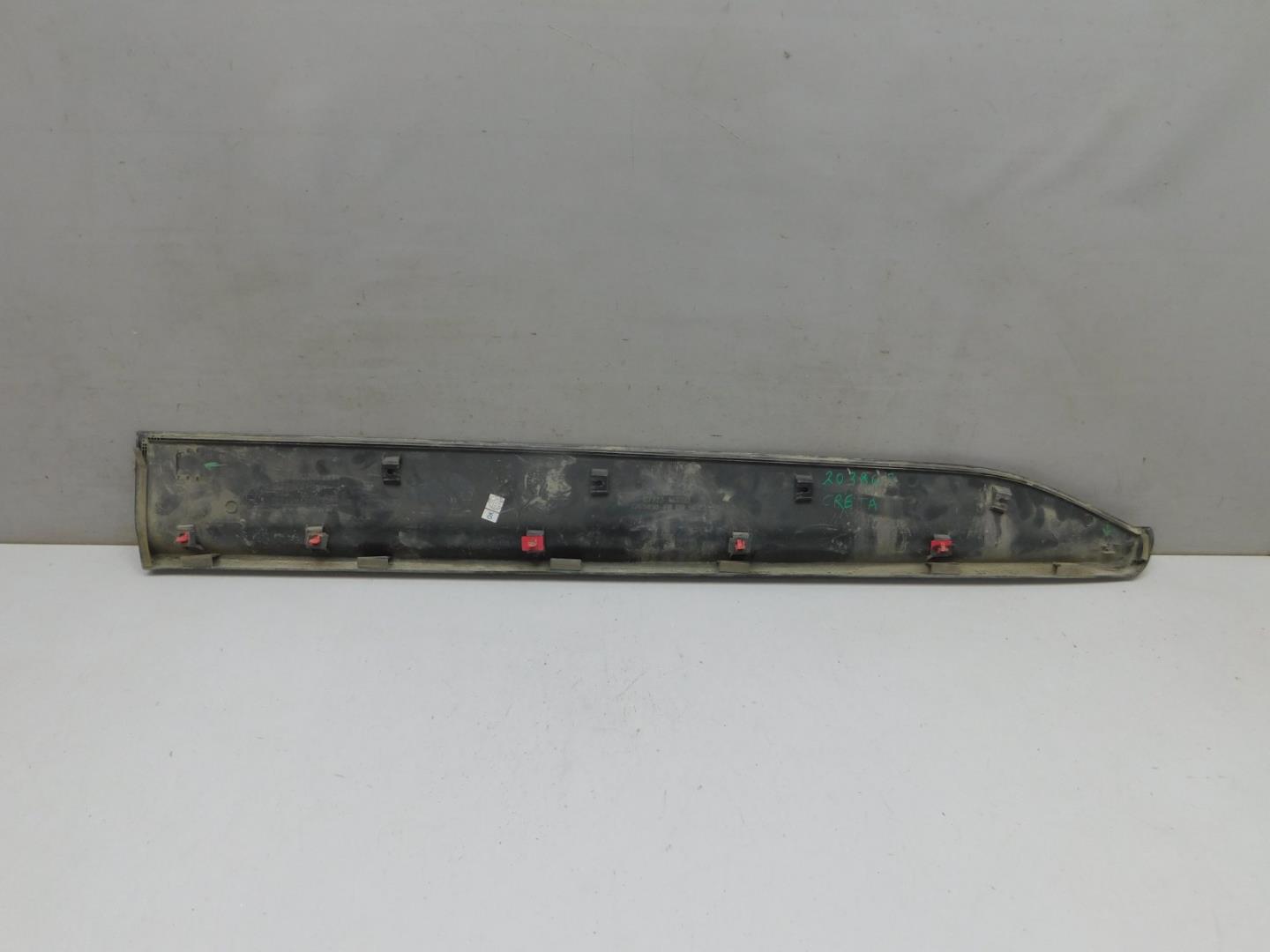 Накладка двери передней левой