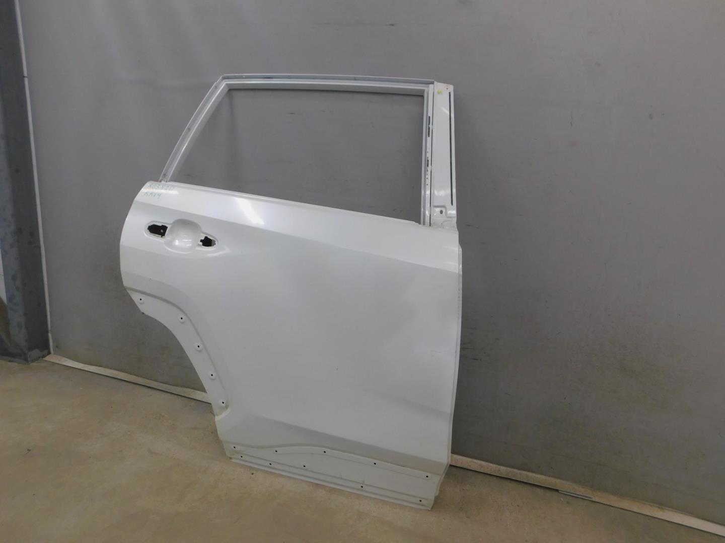 Дверь задняя правая