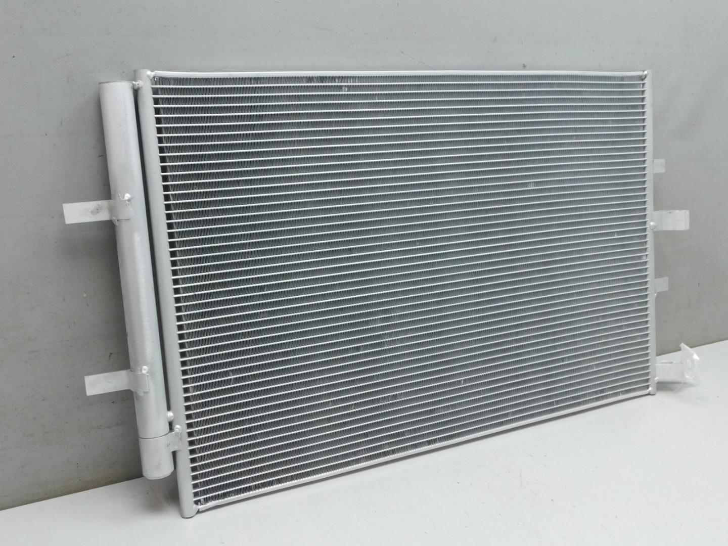 Радиатор кондиционера / конденсер