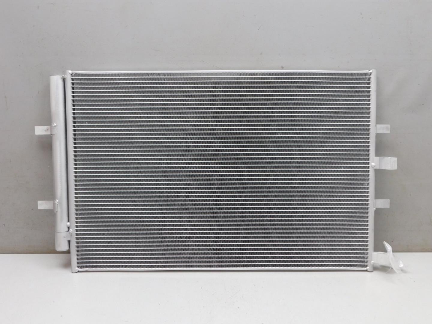 Радиатор кондиционера / конденсер