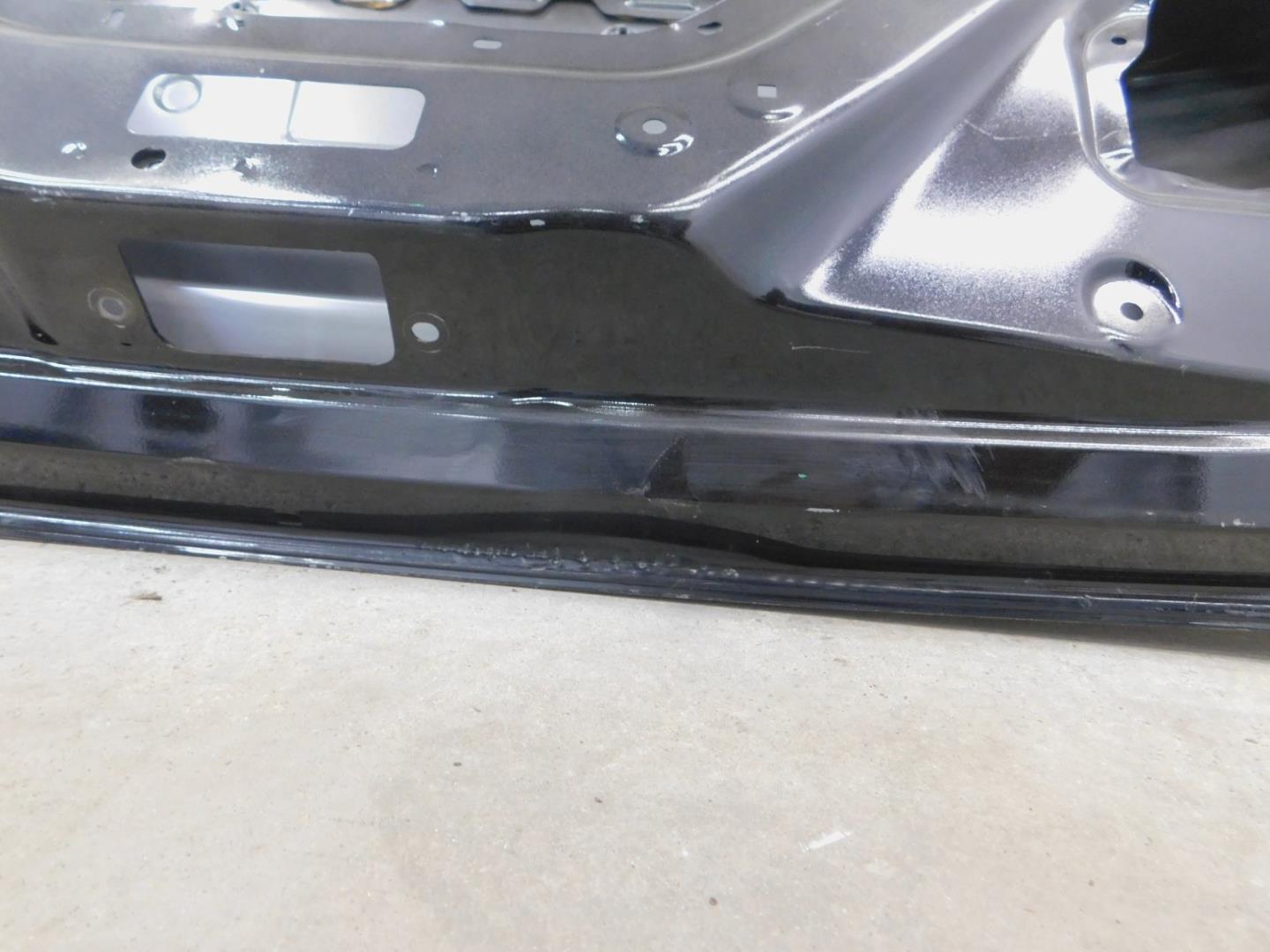 Дверь багажника