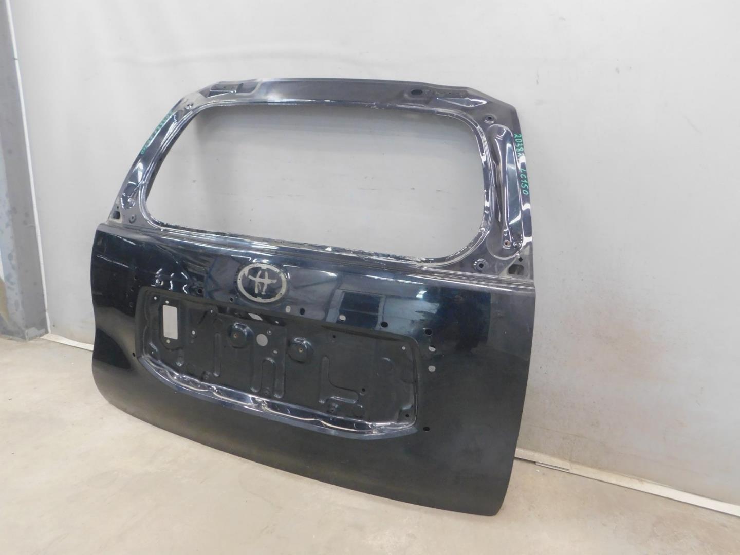 Дверь багажника