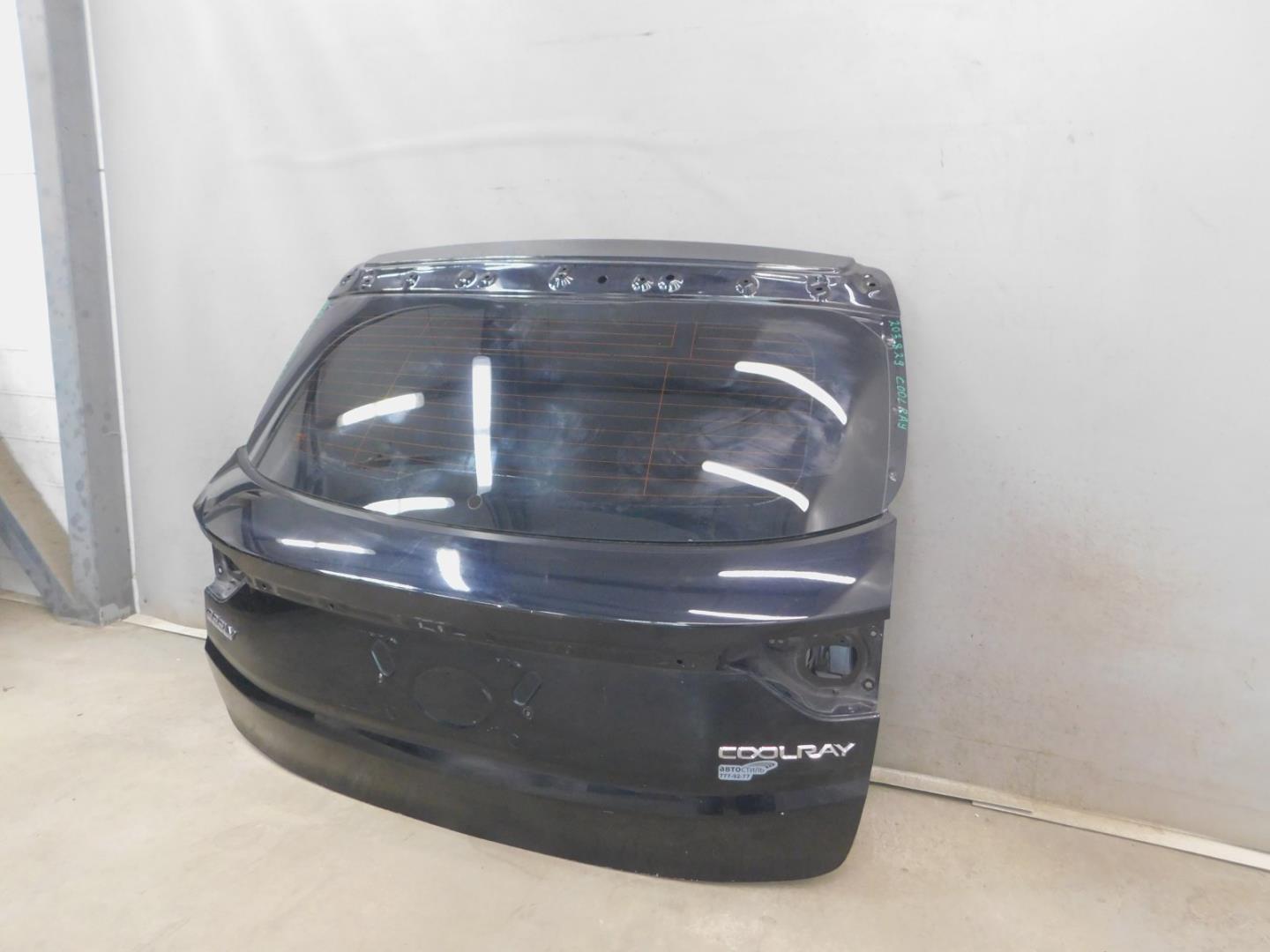 Дверь багажника