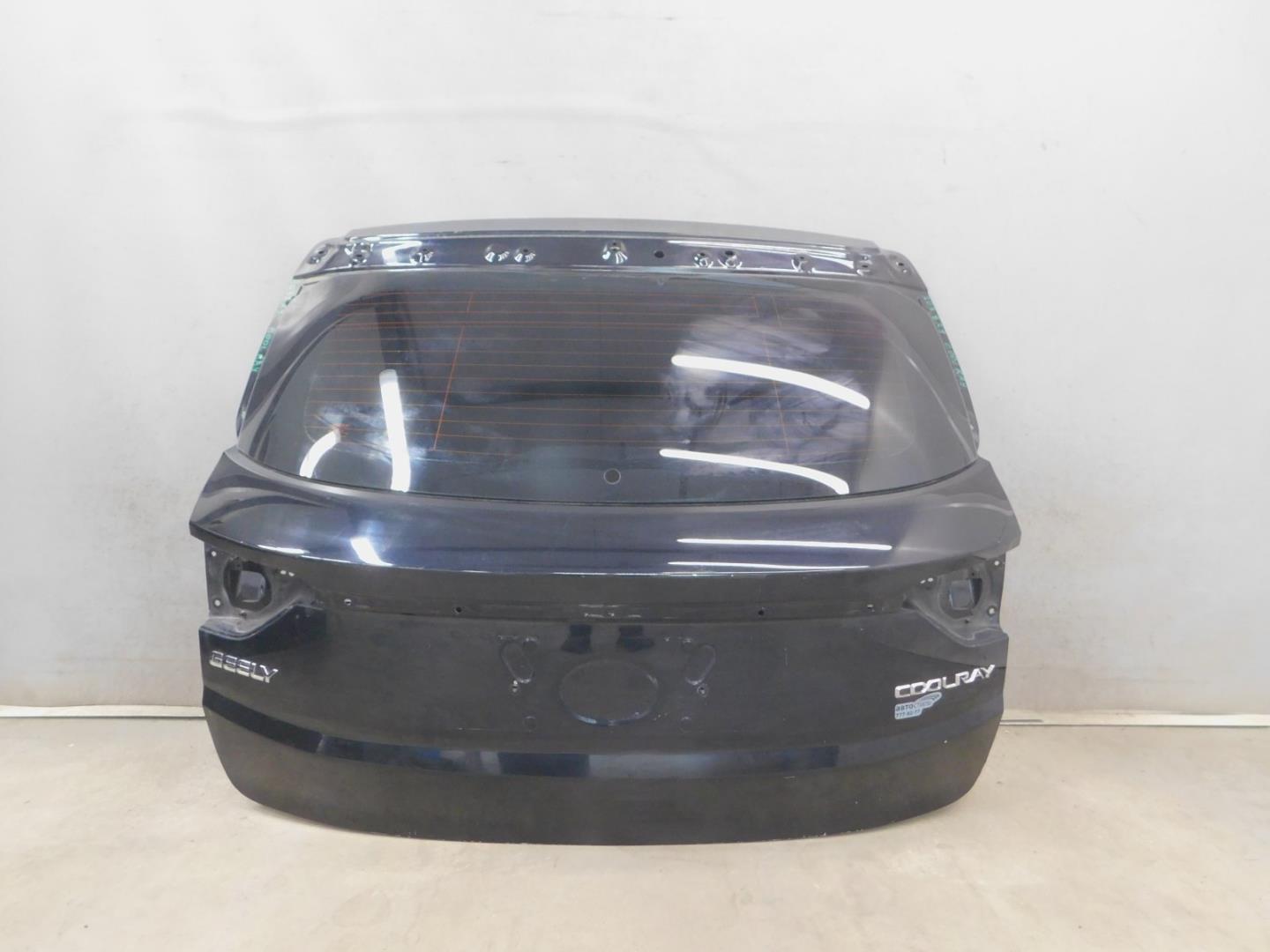 Дверь багажника