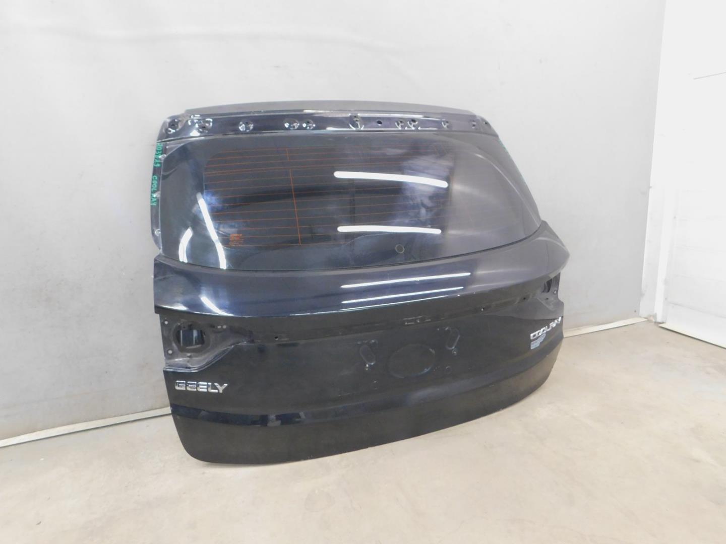 Дверь багажника