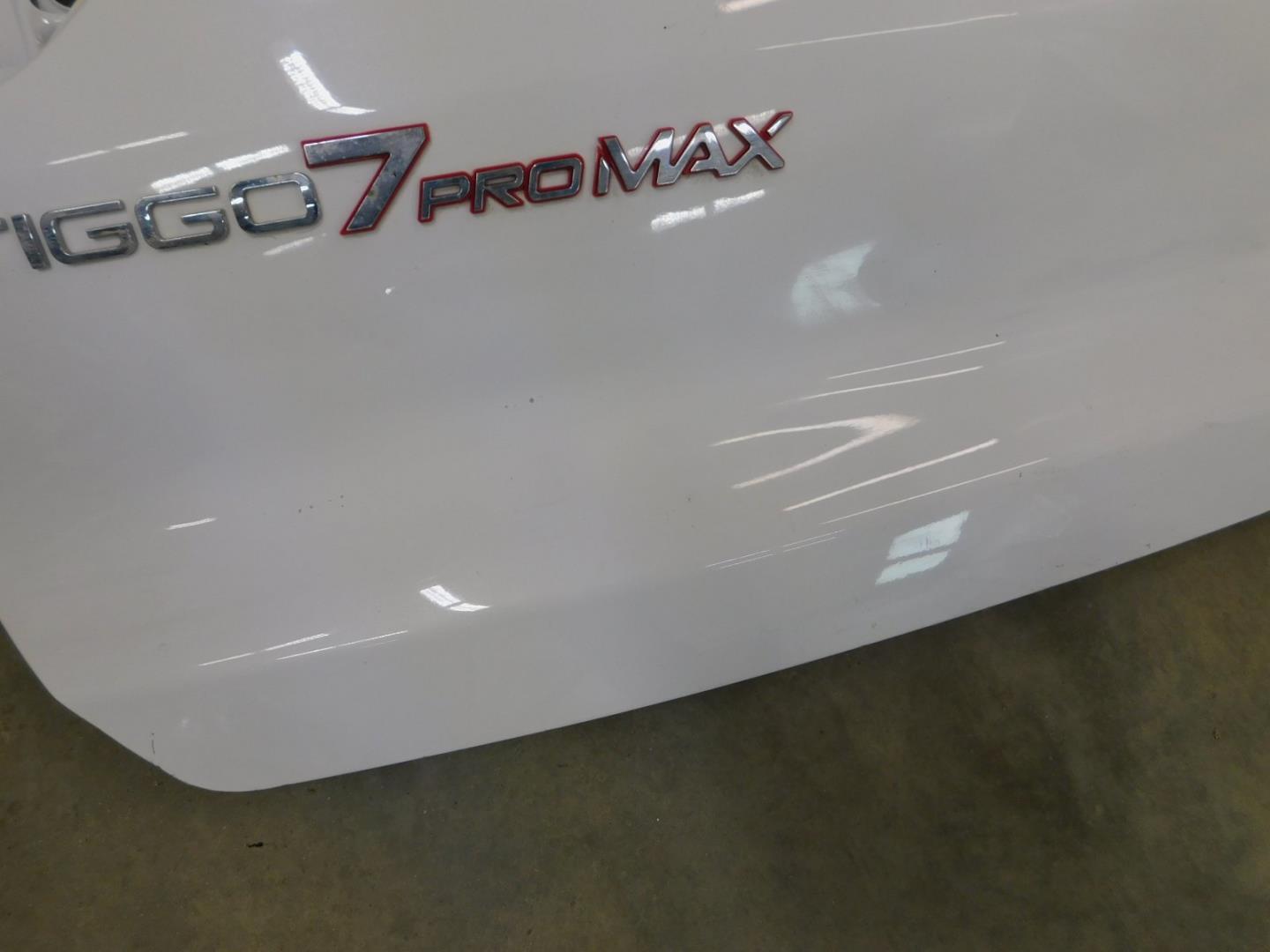 Дверь багажника